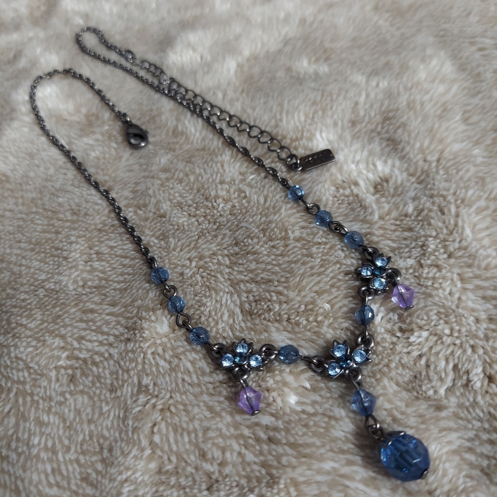 '1928' Textured Gun Metal Black/Faceted Blue & Purple Crystal Floret Necklace - Picture 2 of 8